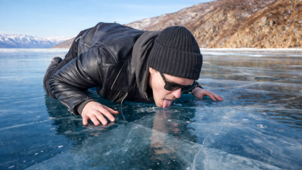 Певец SHAMAN рассказал в Костроме, что лизнул Байкал из-за детской непосредственности