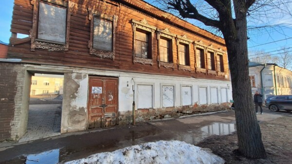Собственникам развалюхи в центре Костромы придется платить 30 тысяч плюсом к коммуналке