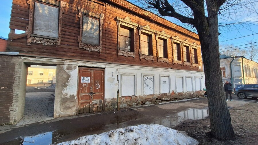 Собственникам развалюхи в центре Костромы придется платить 30 тысяч плюсом к коммуналке
