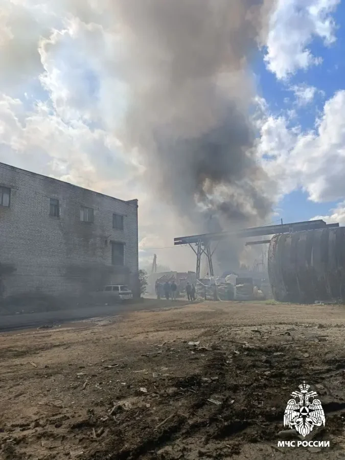 200 квадратов вторсырья загорелось в Костроме