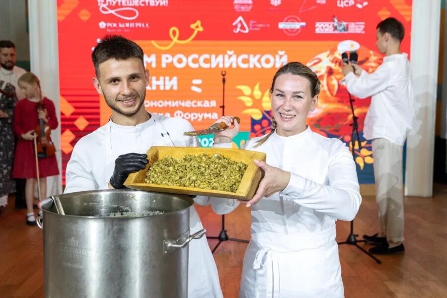 Костромские повара сварили 100 литров щей участникам международного форума