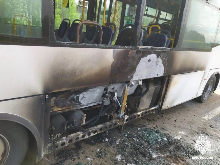 В Костроме снова прямо на ходу вспыхнул автобус