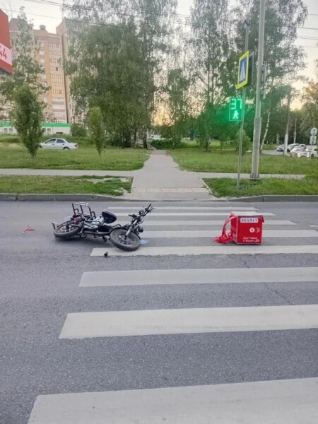 Подросток на электросамокате попал под машину в Костроме