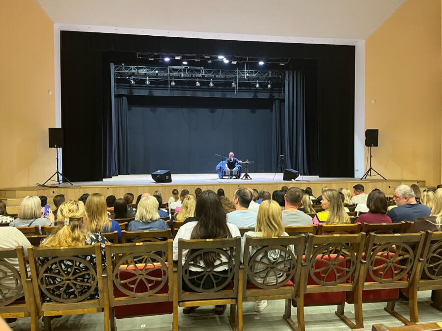 Сатья назвал хернёй занятия костромской предпринимательницы