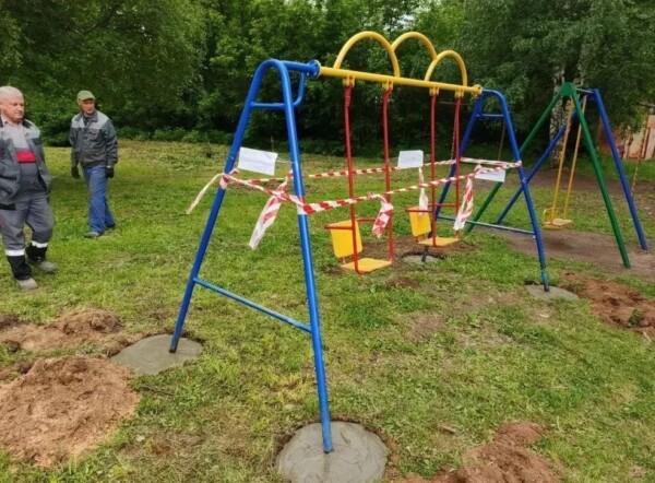 Костромские чиновники присмотрели горки и качели