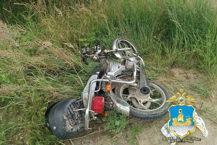 Два ребенка на мопеде попали в аварию под Костромой