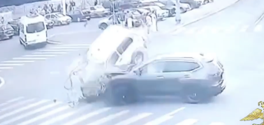 Появилось видео с места аварии в центре Костромы