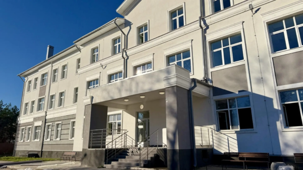 Скандальную поликлинику на Текстильщиков в Костроме наконец достроили