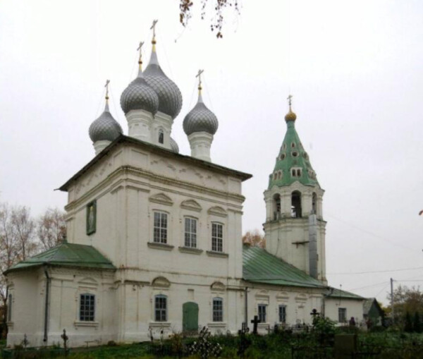 Волонтёры Сбера помогли в восстановлении храма XVIII века в Костромской области