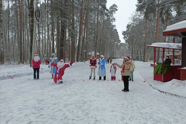 Костромским Дедам Морозам велели следить за языком, а Снегурочкам нет