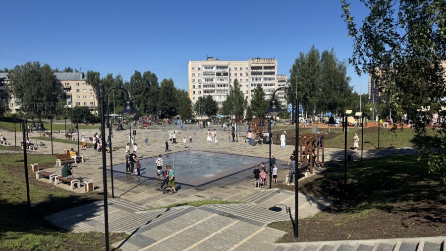 В Заволжье открыли новый сквер за 120 миллионов